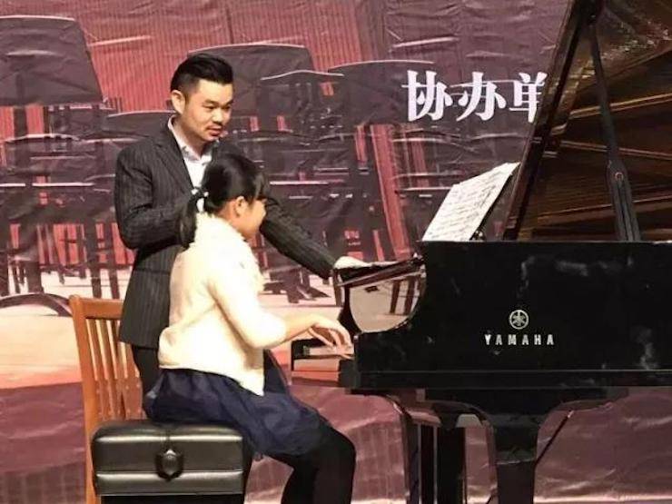 【回顾】2017明升mansion亚洲音乐奖学金-岭南师范学院颁奖典礼暨明升mansion艺术家孙鹏杰钢琴独奏音乐会及大师班活动成功举办