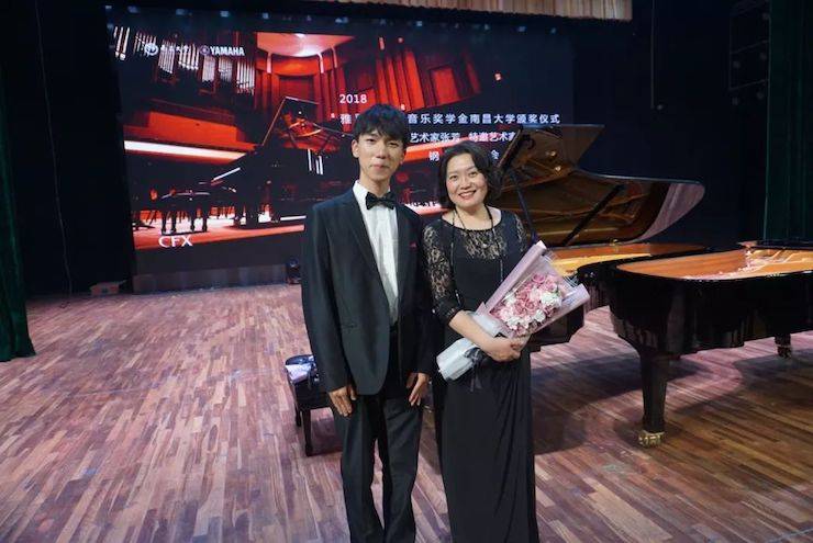 张芳、冯子祥钢琴音乐会