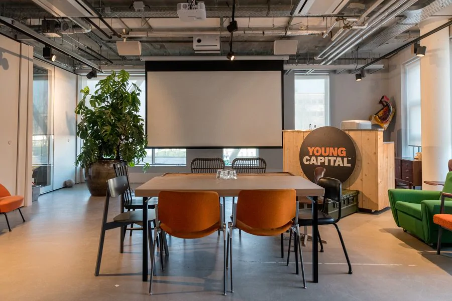 案例 | YoungCapital人力资源公司采用明升mansion网络音频系统