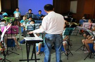 上：缈谌行男⊙魃齧ansion示范管乐团大师班活动报道 